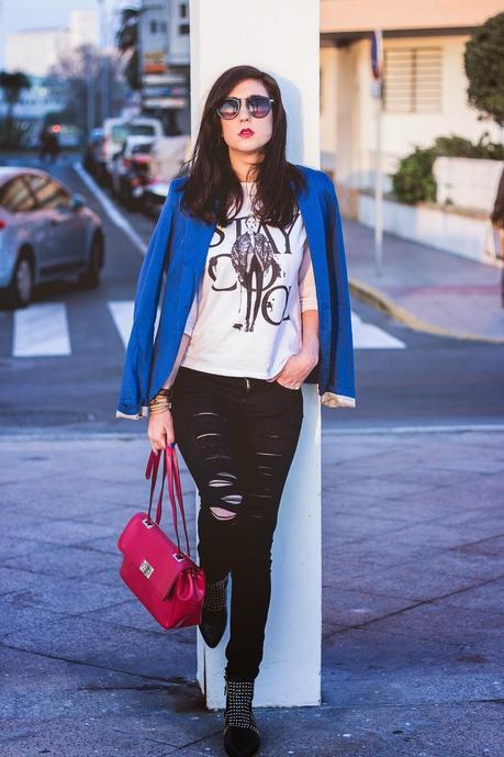 Blue Klein vs Vibrant Pink