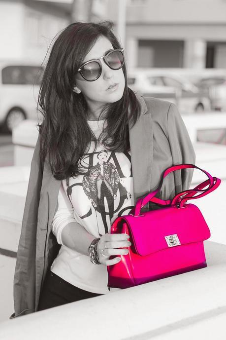 Blue Klein vs Vibrant Pink