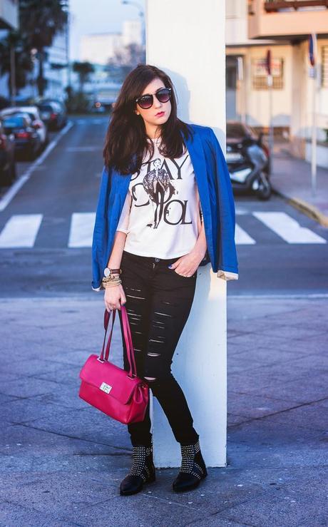 Blue Klein vs Vibrant Pink