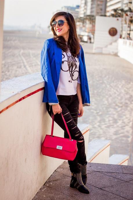 Blue Klein vs Vibrant Pink