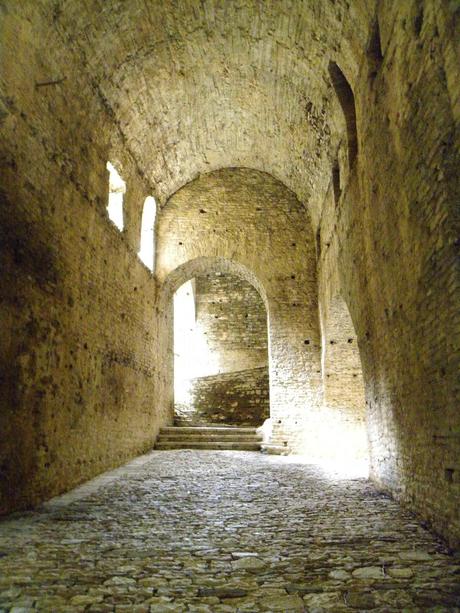 ALBANIA, GJIROKASTRA, LA CIUDAD DE LOS MIL PELDAÑOS