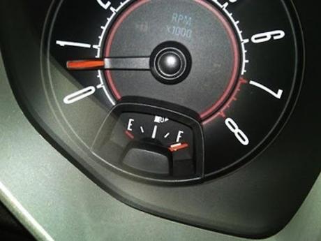 14 pequeños placeres de la vida 6.- Un tanque lleno de gasolina