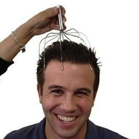 14 pequeños placeres de la vida 11.- Rascarte la cabeza con un orgasmatrón.