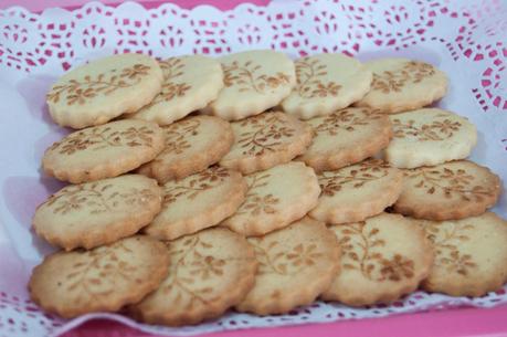 GALLETAS DE CANELA DECORADAS CON PLANTILLA