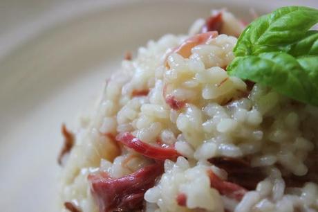 Risotto con Rebozuelos Deshidratados y Confit de Pato.