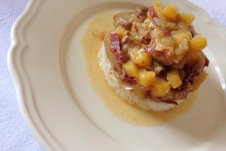 Magro de Cerdo Encebollado con Manzanas.