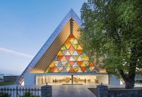 Shigeru-Ban-Cardboard-Cathedral-01