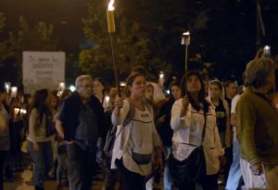 Los docentes bonaerenses cumplirán hoy 15 días de paro en reclamo de mejoras salariales. 