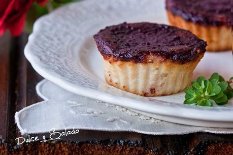 PASTEL DE QUESO CON MERMELADA DE ARANDANOS PASTEL DE QUESO CON MERMELADA DE ARANDANOS