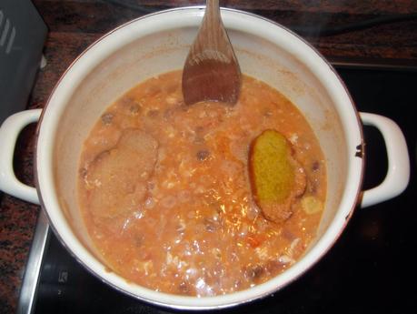 SOPA DE GARBANZOS Y TOMATE