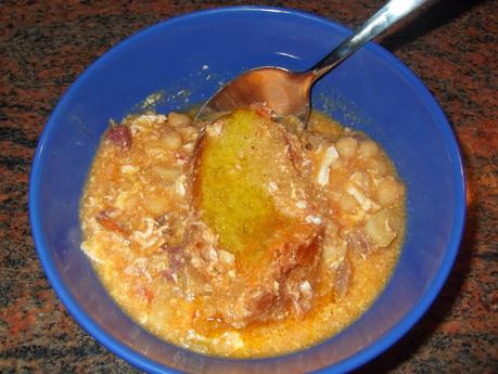 SOPA DE GARBANZOS Y TOMATE