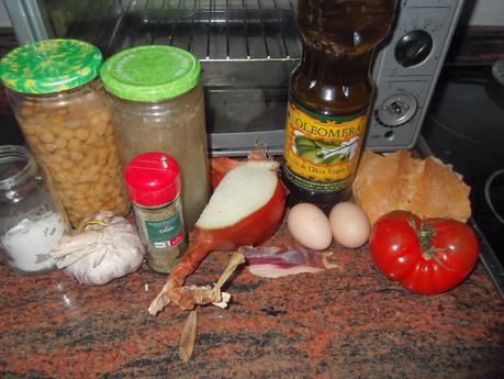 SOPA DE GARBANZOS Y TOMATE