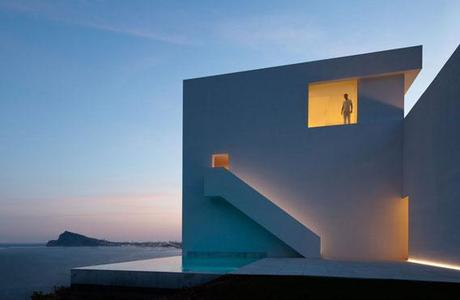 Casa-del-Acantilado-House-on-the-cliff-Calpe-by-Fran-Silvestre-Arquitectos-028