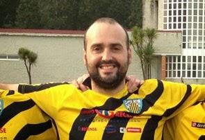 Jugador del C.D. Foz le parte la mandíbula a un rival del Pontenova