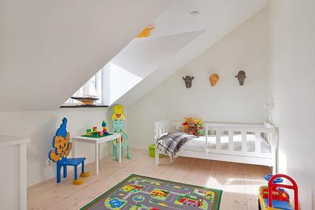 UNA BUHARDILLA DE ESTILO ESCANDINAVO MUY PRIMAVERAL