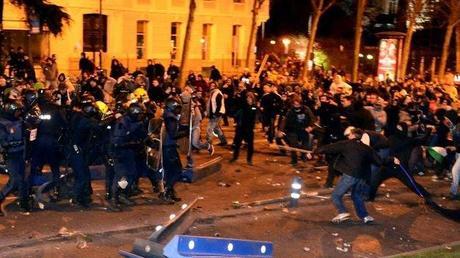 Brutalidad extrema ejercida por los  radicales de izquierda en la manifestación del 22 de Marzo