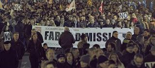 Con el cierre de la  televisión pública  valenciana se hunde el imperio de cartón piedra del PP en Valencia