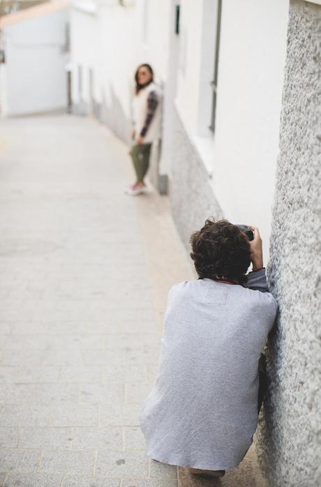 checked_shirt_mdm-green_militar_pants-superga_tennis-fur_vest-look