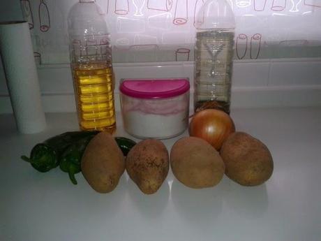 Papas aliñadas con pimientos verdes