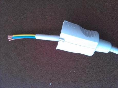 Sustituir la clavija de un enchufe