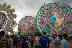 Barriletes gigantes -- Giant kites for Dia de los Difuntos