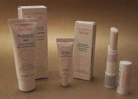 Cuidando el rostro, los labios y el contorno de los ojos con AVÈNE