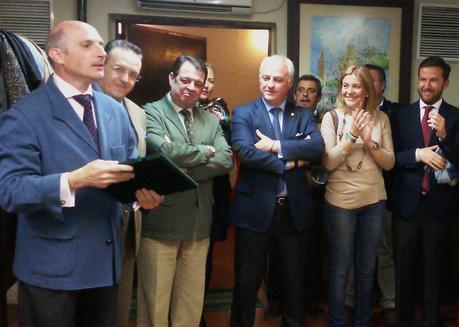 Entrega de las pastas del pregón de la Hermandad del Rocío de Sevilla