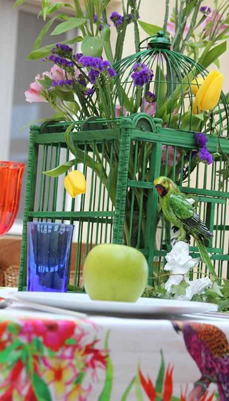 UNA MESA CON AIRE TROPICAL decoración mesa tropical selva