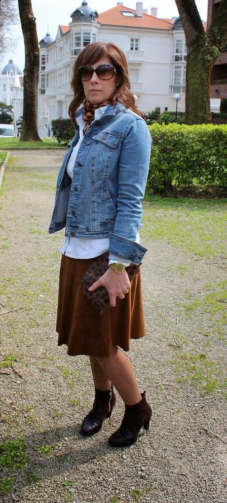 MIS LOOKS - FALDA MIDI DE ANTE