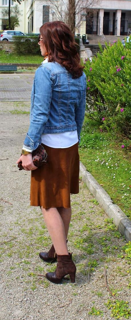 MIS LOOKS - FALDA MIDI DE ANTE
