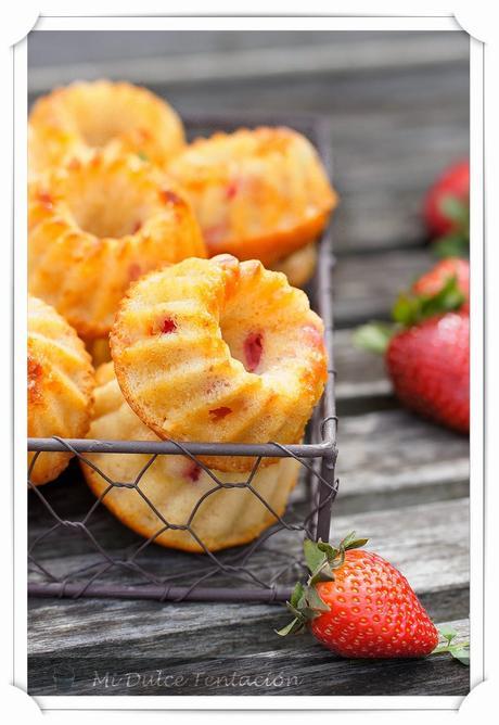 Mini Bundt Cakes de Queso, Chocolate Blanco y Fresas - Productos de Repostería Belbake Lidl