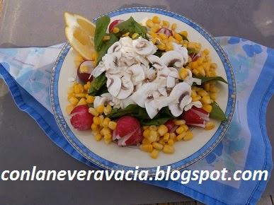 ENSALADA DE ESPINACAS Y CHAMPIÑONES
