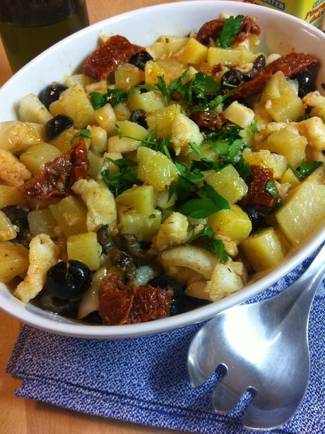 Ensaladilla De Patatas Con Bacalao, Tomates Secos Y Olivas
