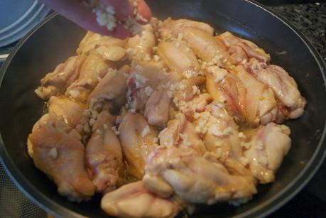 Alitas de Pollo fritas al Ajillo