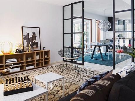 La casa de la escalera azul
