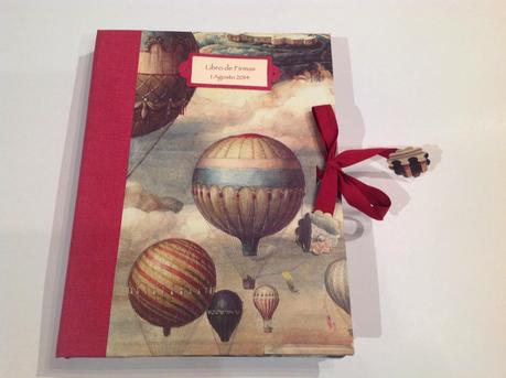 Tueno de libreta en libro de firmas