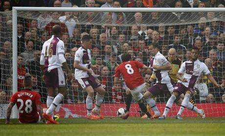 Rooney y Mata dan alas al United