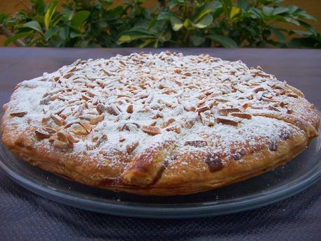 PANTXINETA -HOJALDRE, CREMA PASTELERA Y ALMENDRA-