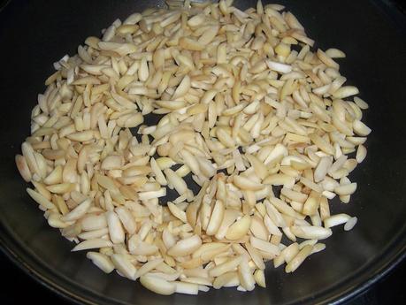 PANTXINETA -HOJALDRE, CREMA PASTELERA Y ALMENDRA-