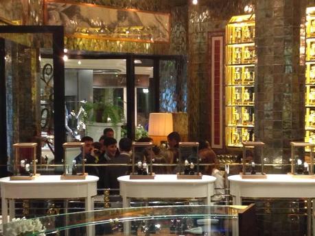 Frank Muller abre las puertas a la creatividad con relojes, jazz y gastronomía en Madrid el ‘Complications Bar’