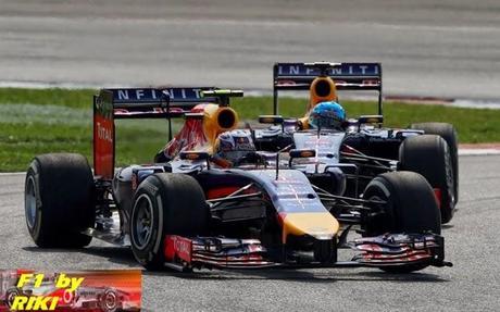 RESUMEN DEL GP DE MALASIA 2014 - HAMILTON LOGRA HAT TRICK Y ROSBERG ES SEGUNDO