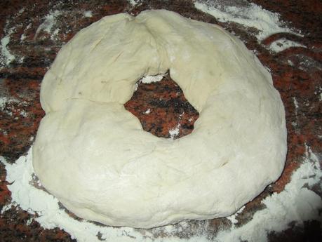 ROSCA DE PAN RELLENA