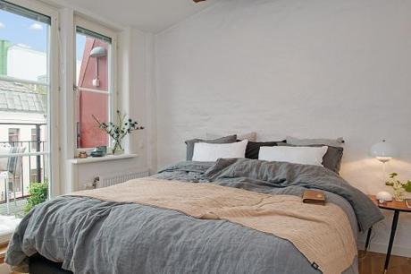 lavandería en el cuarto de baño lavadora secadora en el cuarto de baño estilo nórdico escandinavo sueco espacios diáfanos loft decoración decoración nórdica escandinava decoración lofts aticos decoración en gris y madera blog decoración diseño interiores Ático loft sueco 