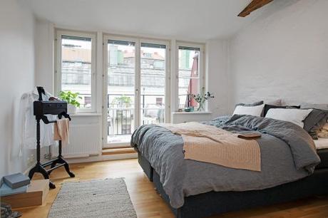 lavandería en el cuarto de baño lavadora secadora en el cuarto de baño estilo nórdico escandinavo sueco espacios diáfanos loft decoración decoración nórdica escandinava decoración lofts aticos decoración en gris y madera blog decoración diseño interiores Ático loft sueco 