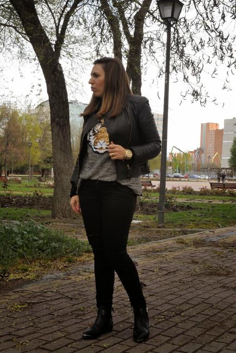 WHEN IN DOUBT, SIMPLY BLACK.-