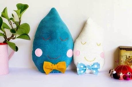 DIY.....COJINES CON FORMA DE GOTA DE AGUA