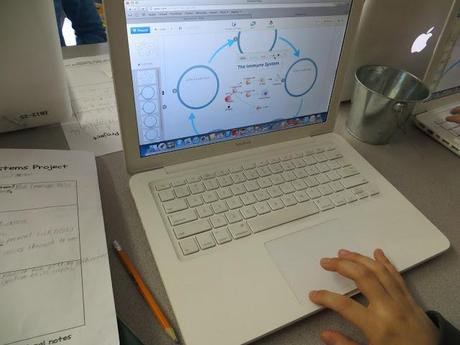 Prezi apoya la educación