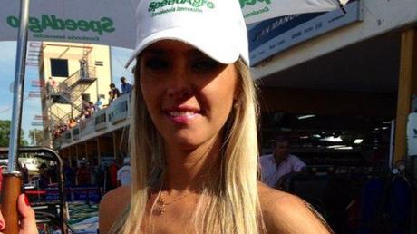 Las promotoras más lindas calientan la pista del Turismo Carretera en Concordia