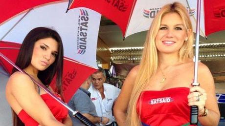 Las promotoras más lindas calientan la pista del Turismo Carretera en Concordia