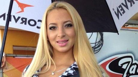 Las promotoras más lindas calientan la pista del Turismo Carretera en Concordia